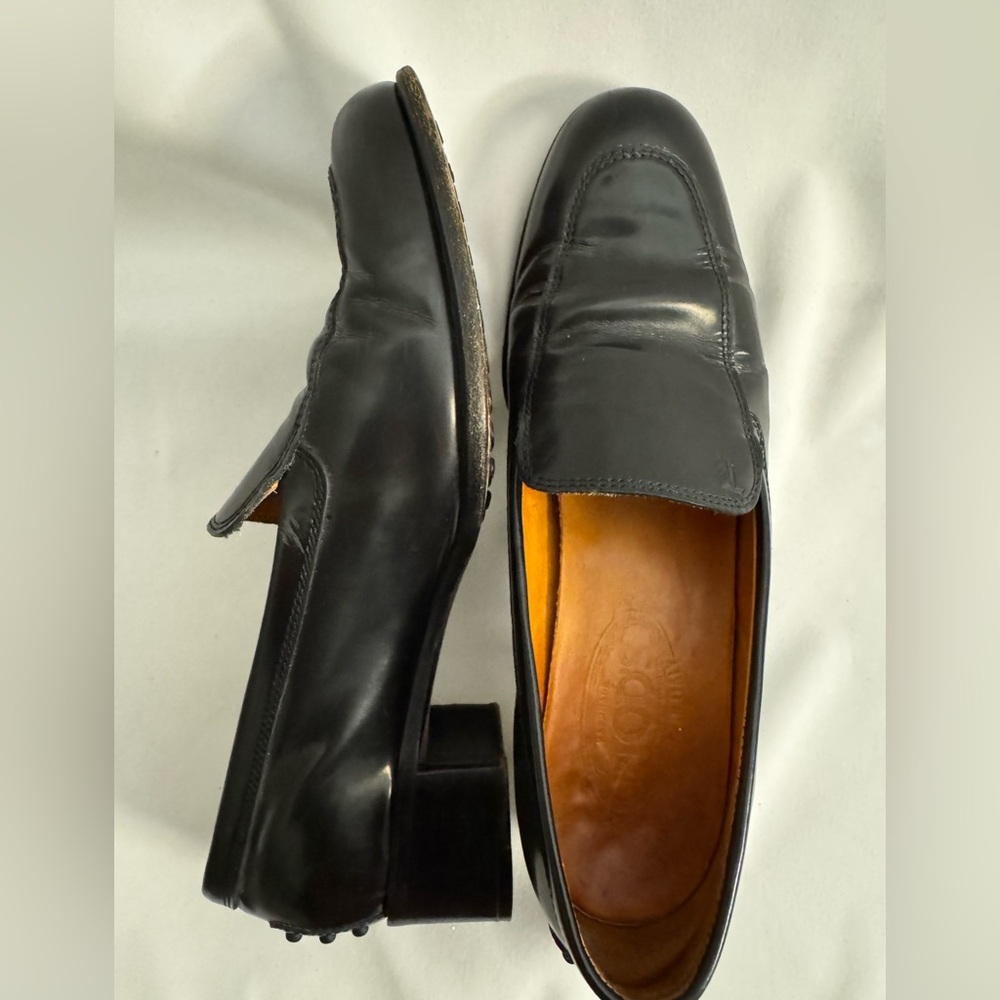 Women’s leather Todd’s loafers size 7.5
